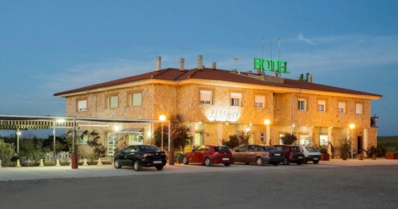 Hotel La Laguna, un sitio para alojarse mientras se hace turismo